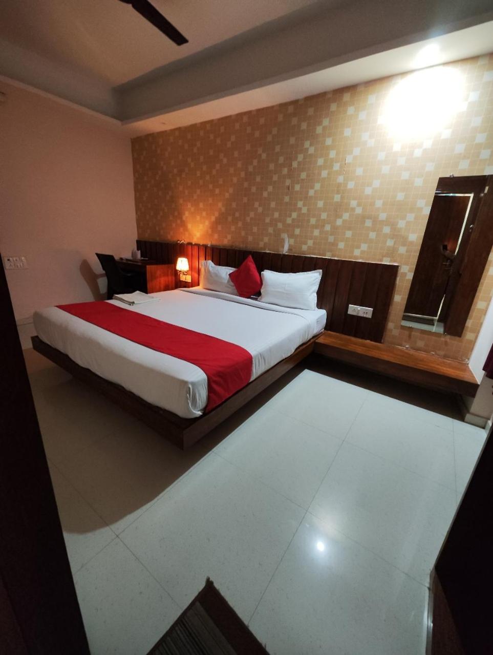 Hotel Rudraksha Inn Deoghar Exteriör bild