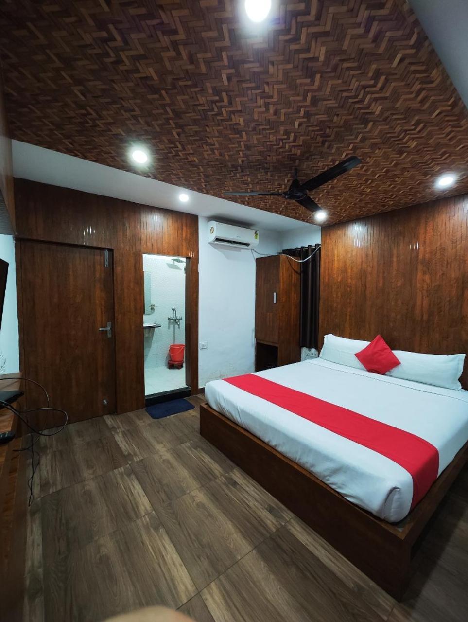 Hotel Rudraksha Inn Deoghar Exteriör bild
