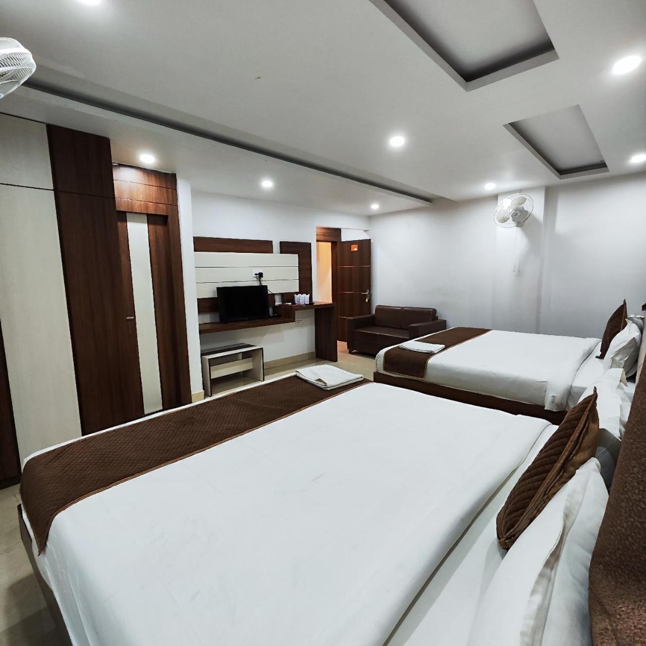 Hotel Rudraksha Inn Deoghar Exteriör bild